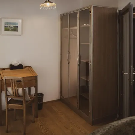 Backstage Serviced Hotel