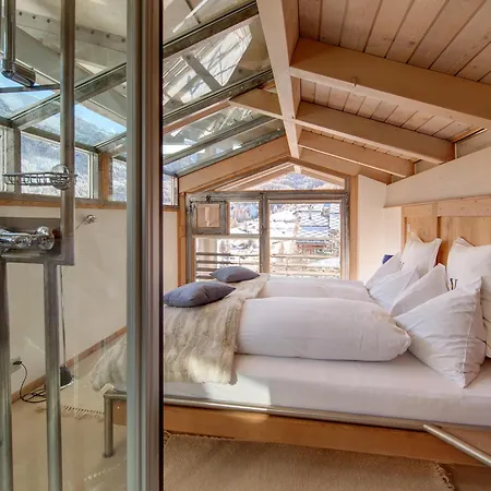 Backstage Serviced Hotel