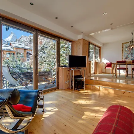 Backstage Serviced צרמט