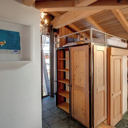 Backstage Serviced מלון 4*